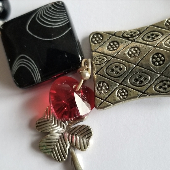 Handmade bracelet black silver red bead beaded shamrock 4 leaf clover - Picture 13 of 14